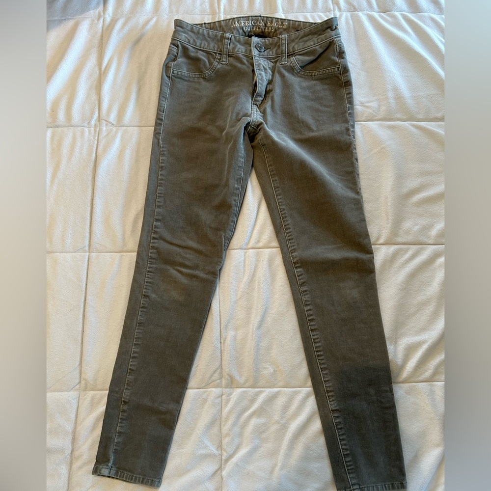 American Eagle skinny courderoy
